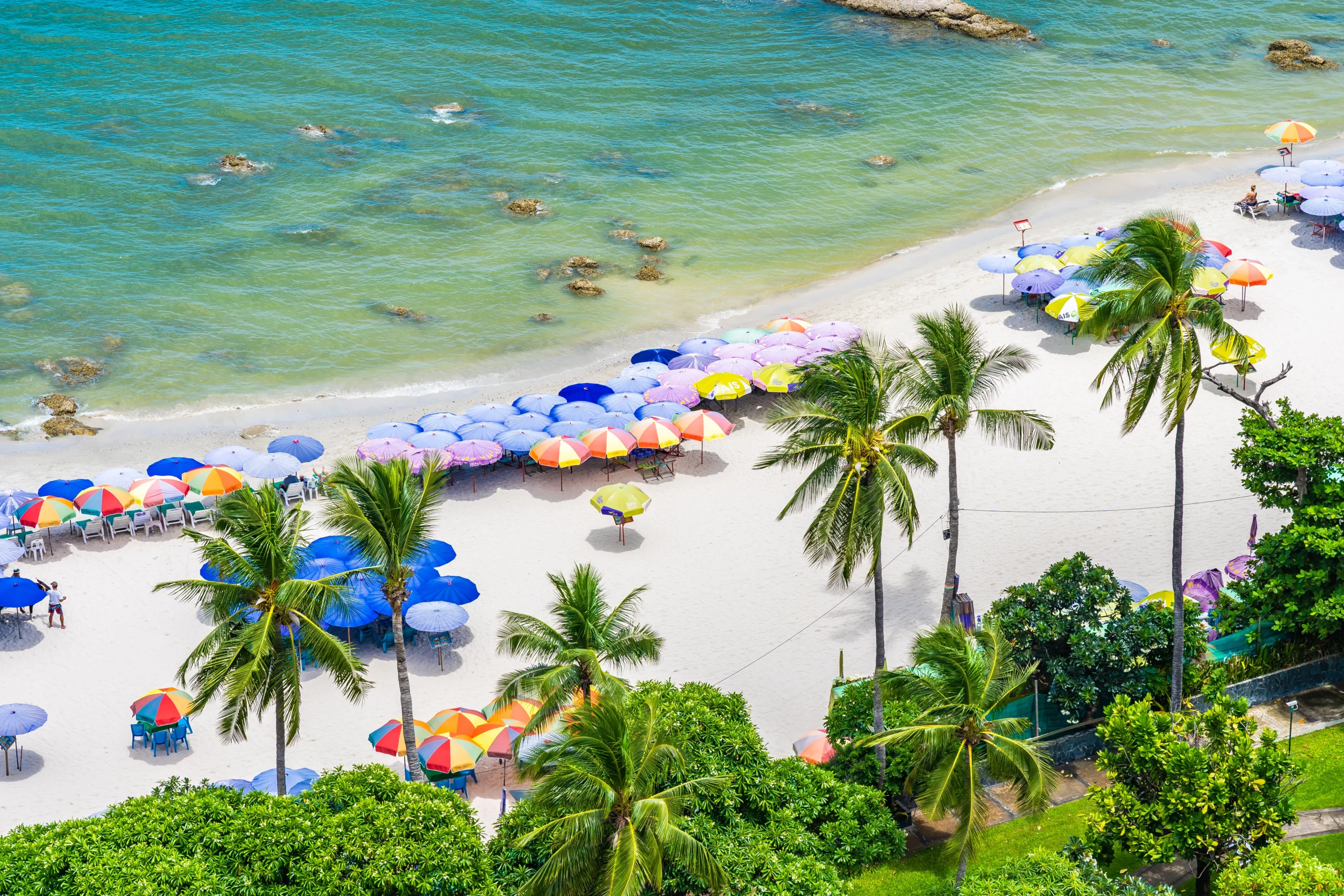 explora la playa de buzios, un lugar maravilloso para relajarte y disfrutar del mar.